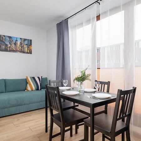 Stylish Apartment With Balcony & Parking Cracow By Noclegi Renters Красков Екстериор снимка