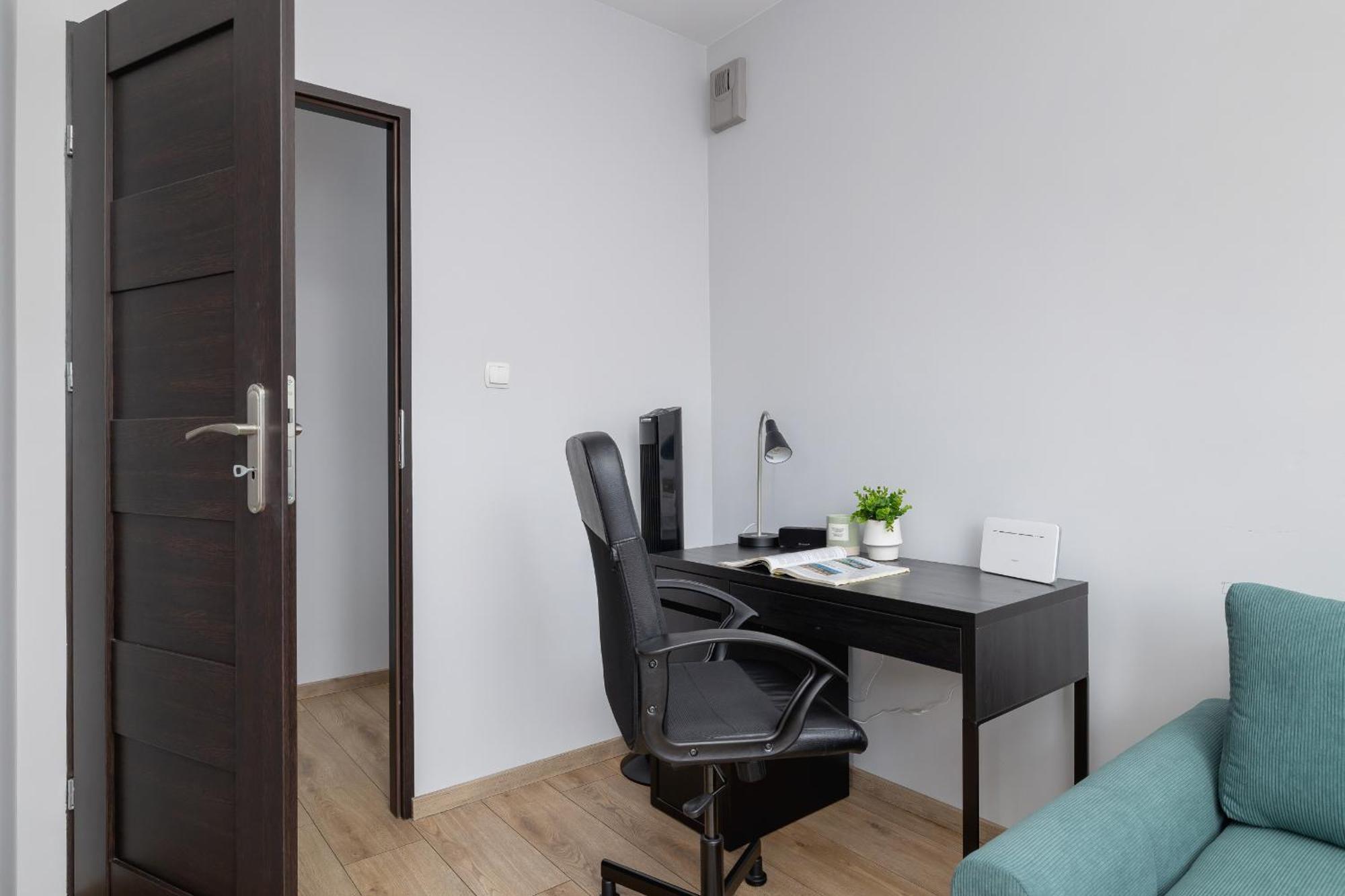 Stylish Apartment With Balcony & Parking Cracow By Noclegi Renters Красков Екстериор снимка