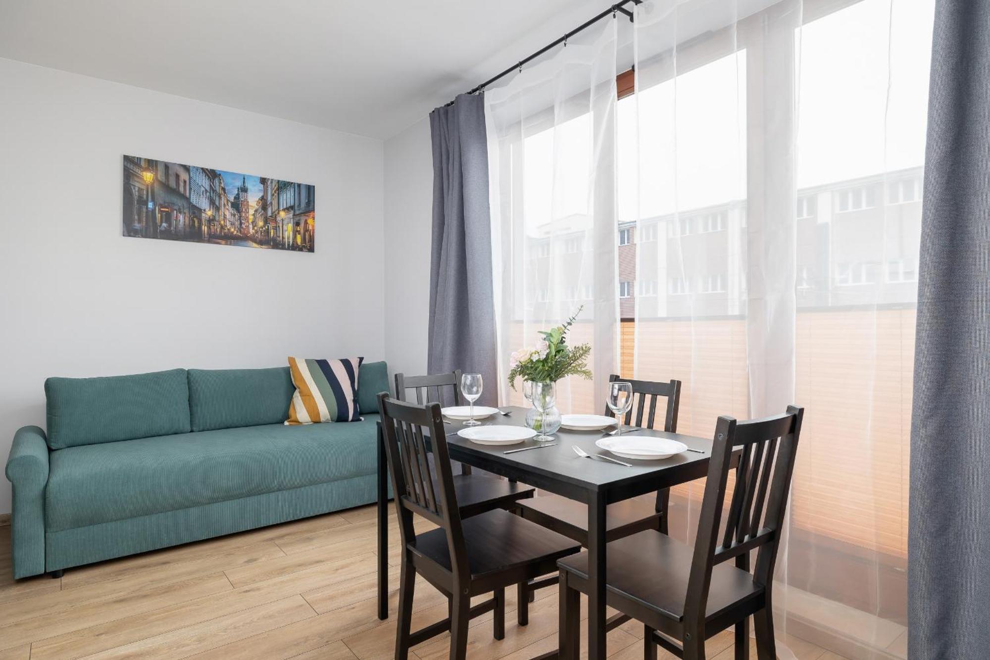 Stylish Apartment With Balcony & Parking Cracow By Noclegi Renters Красков Екстериор снимка